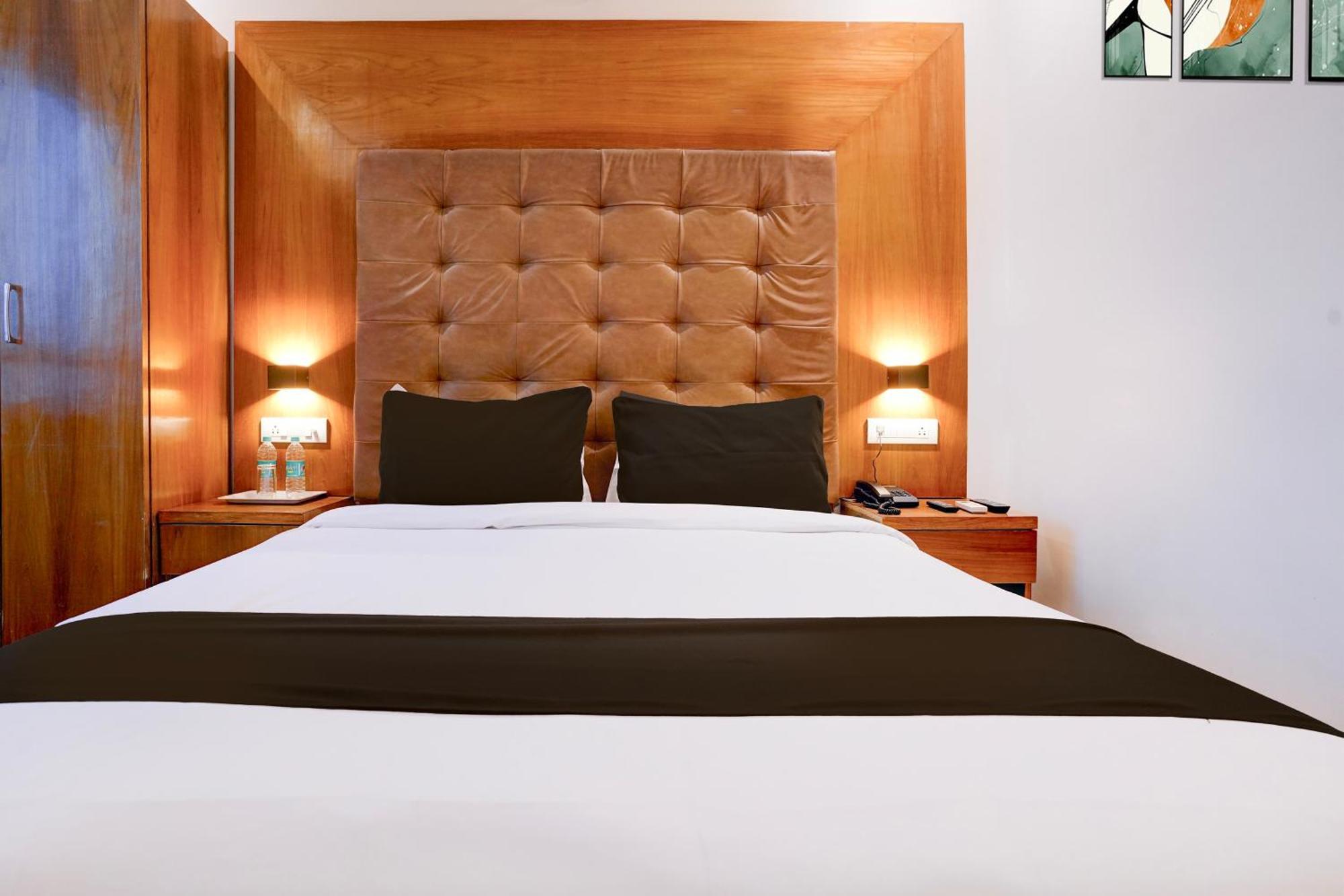 Super Townhouse Oak Times Square Le Western Bombay Esterno foto
