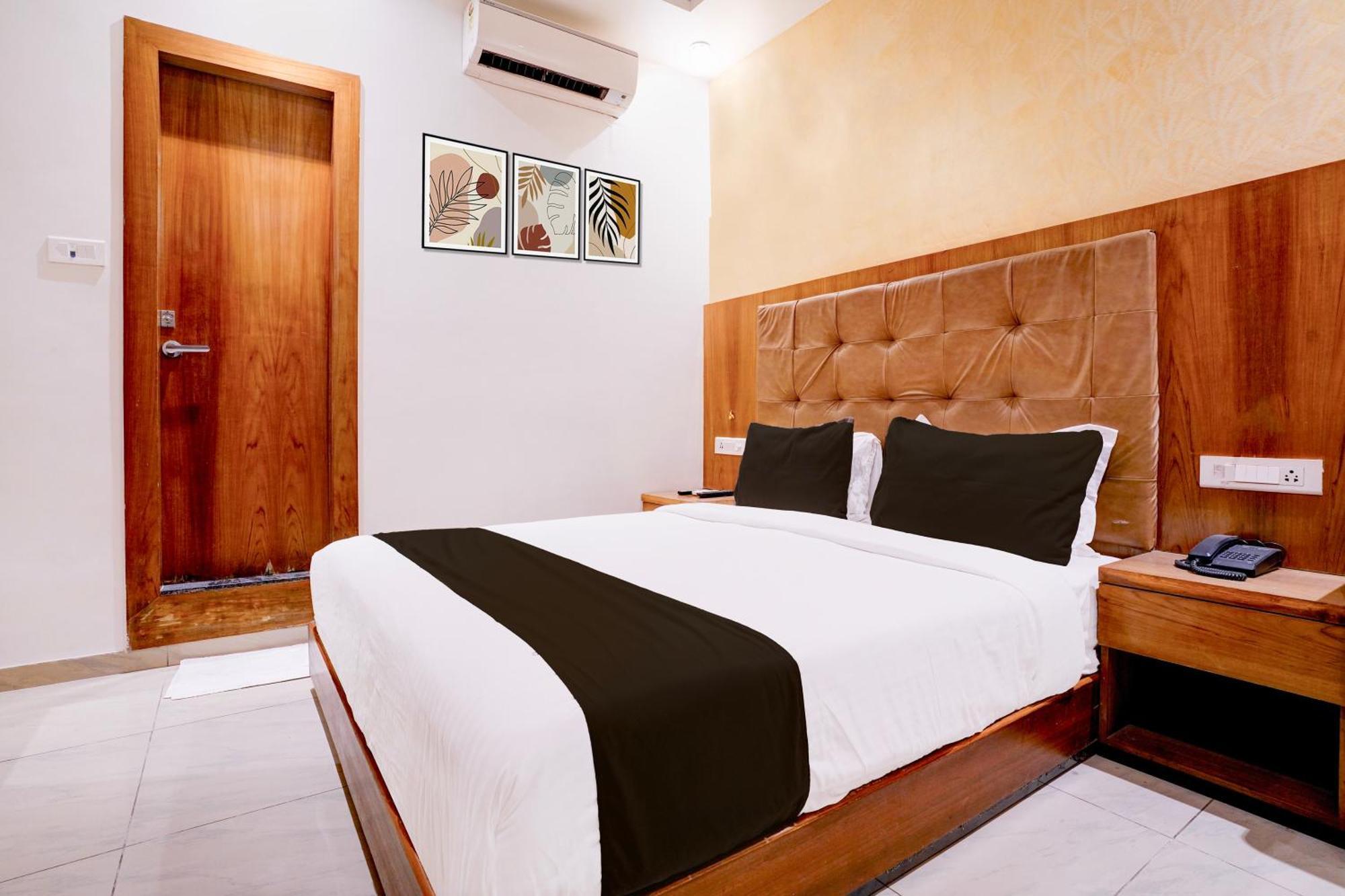 Super Townhouse Oak Times Square Le Western Bombay Esterno foto