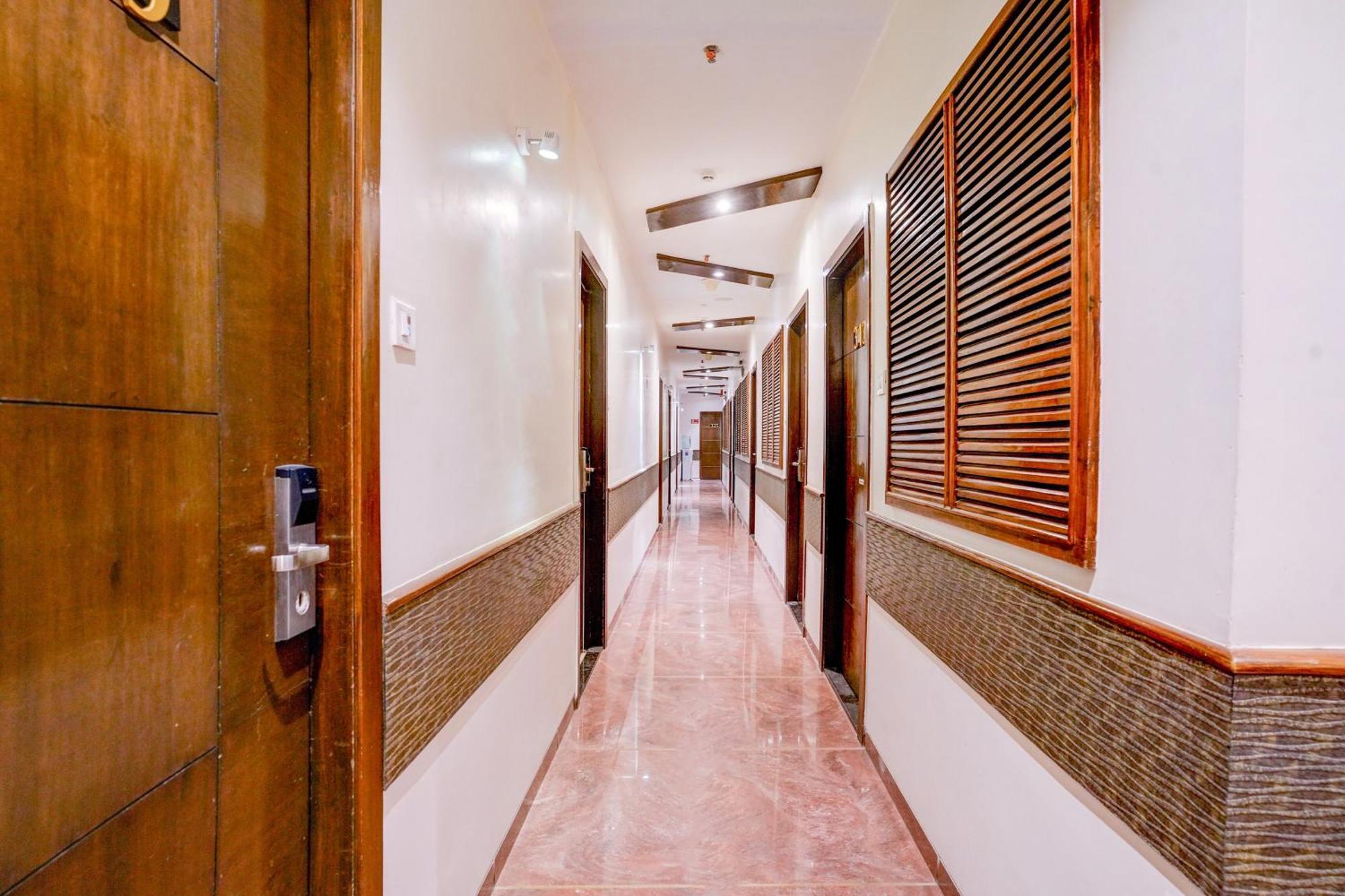 Super Townhouse Oak Times Square Le Western Bombay Esterno foto