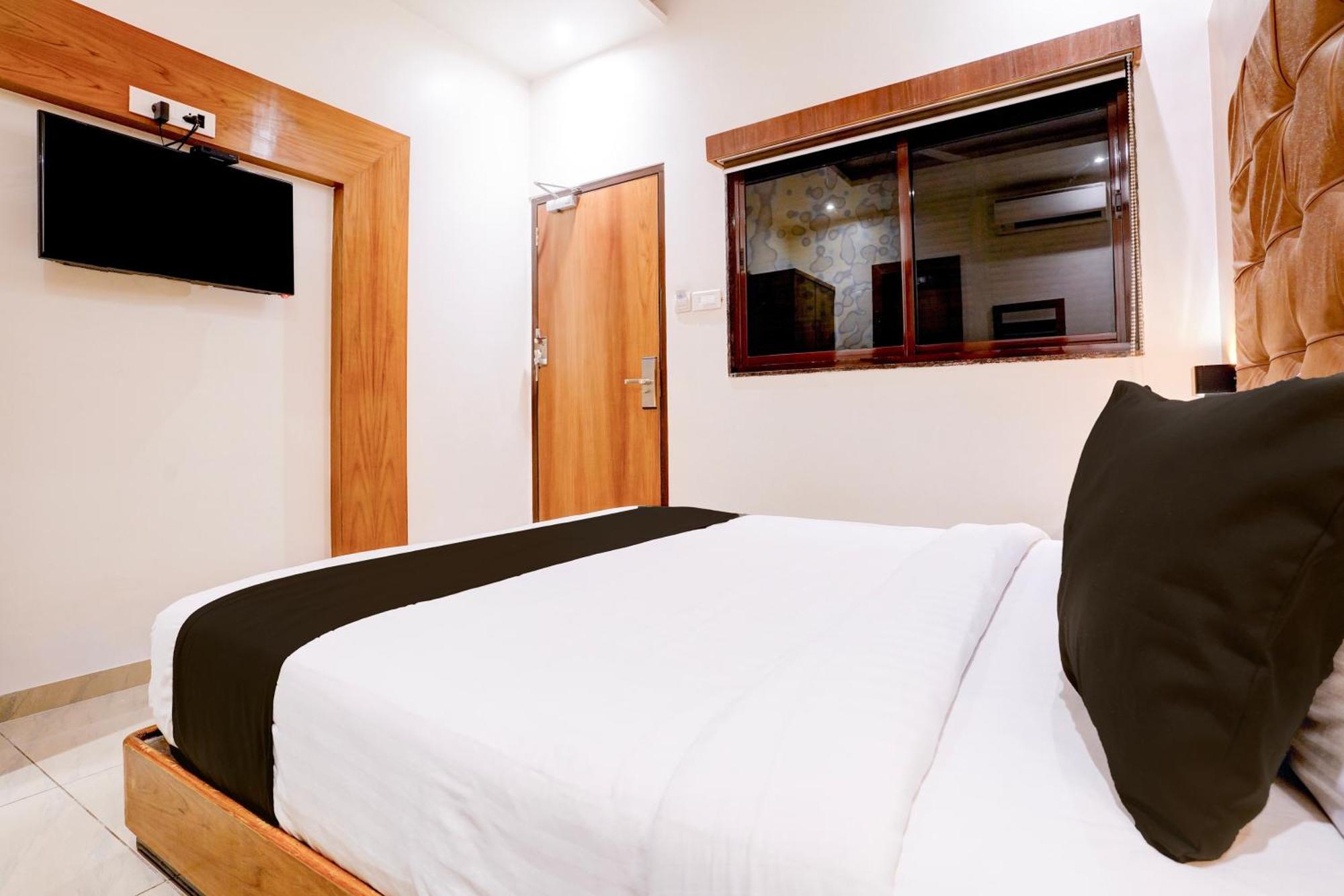 Super Townhouse Oak Times Square Le Western Bombay Esterno foto
