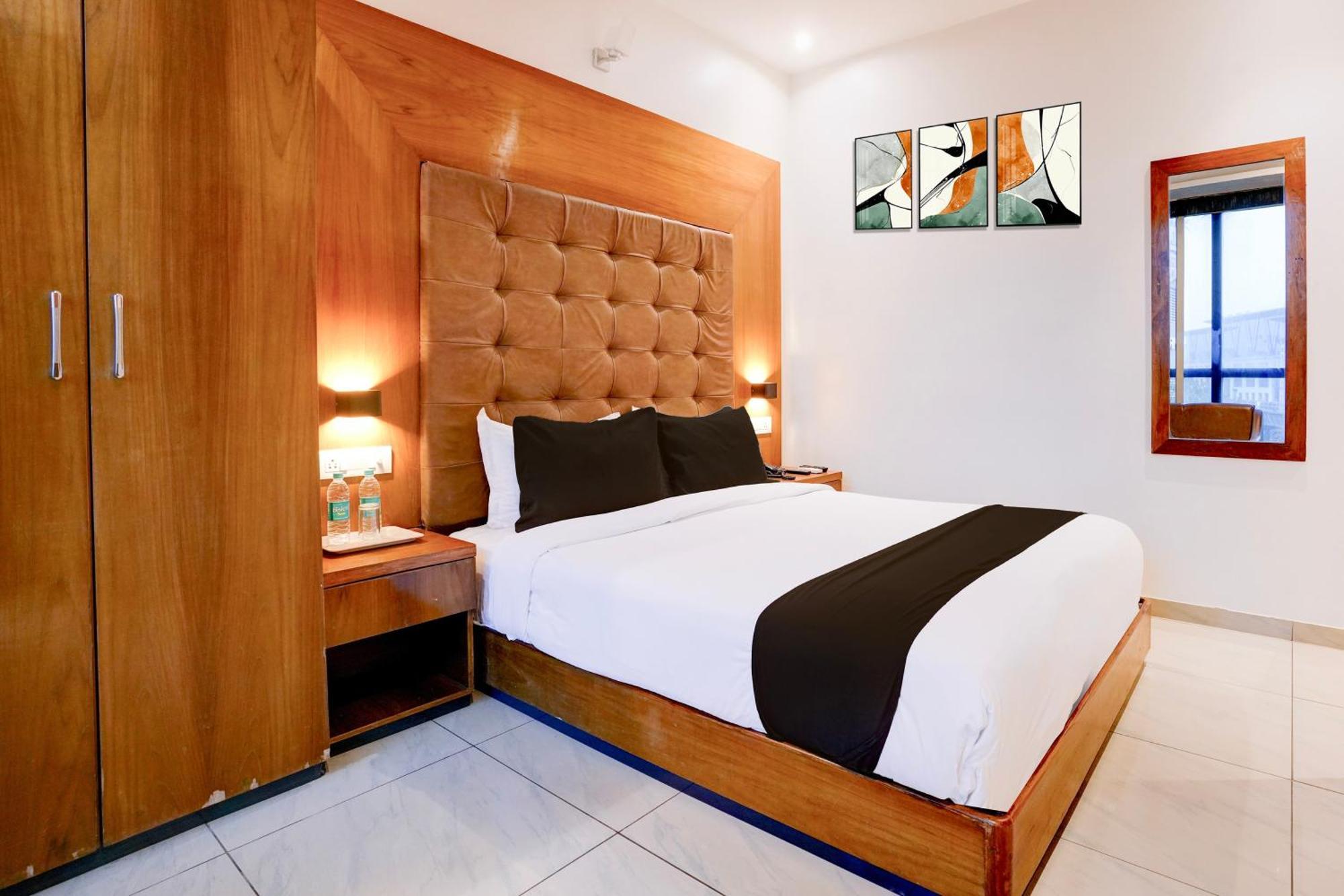 Super Townhouse Oak Times Square Le Western Bombay Esterno foto