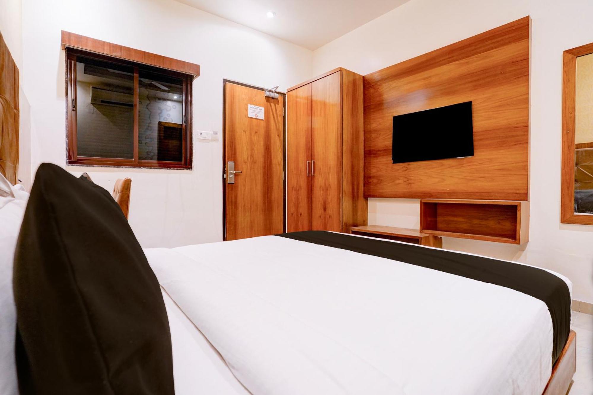 Super Townhouse Oak Times Square Le Western Bombay Esterno foto