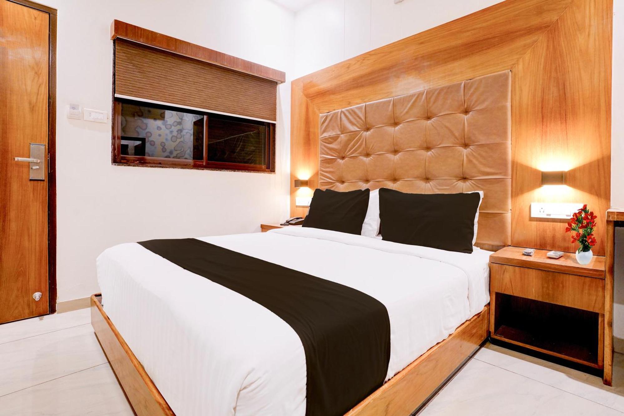 Super Townhouse Oak Times Square Le Western Bombay Esterno foto